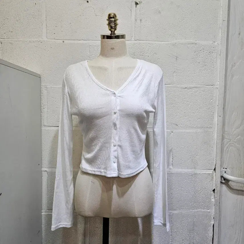 [BUNJANG] Button Cropped Cardigan - White / 부드러운 크롭 단추 가디건 긴팔- 화이트