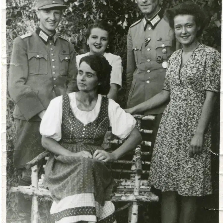 [BUNJANG] WWII German Order Police Officer Family Photograph with Nazi Party Member Insignia / 2차대전 독일 질서경찰 가족사진, 나치당원