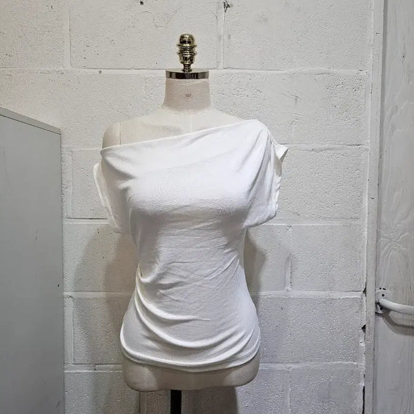 [BUNJANG] One-Shoulder Shirring Off-Shoulder Plain T-Shirt - White / 한쪽셔링 오프숄더 부드러운 무지 반팔- 화이트