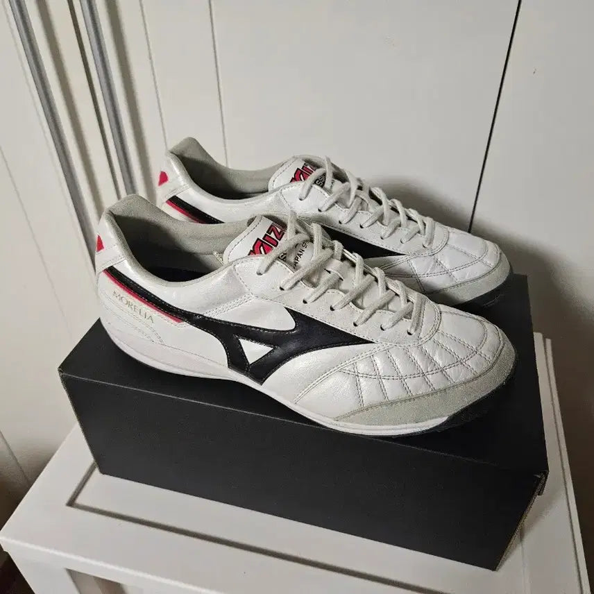 [BUNJANG] Mizuno Morelia Sala JP TF Soccer Cleats / (255) 미즈노 모렐리아 살라 jp tf 2회착