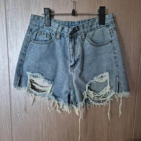 [BUNJANG] High-Waisted Ripped Denim Shorts / 하이웨이스트 찢청 숏팬츠[새상품]