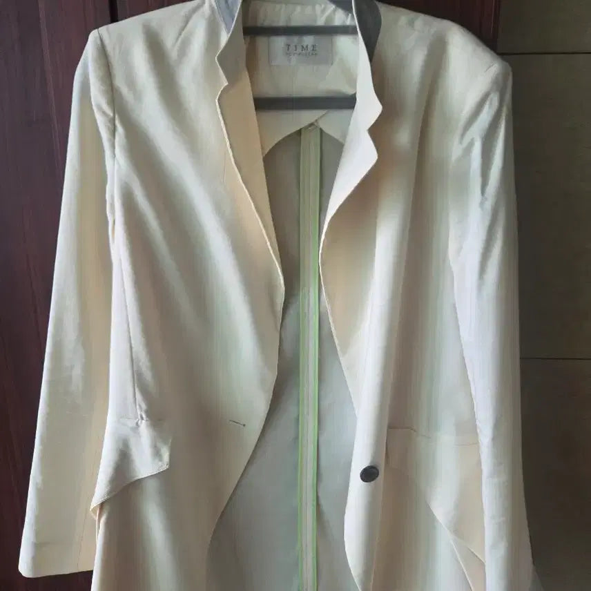 [BUNJANG] Time Women's Cream Jacket / 타임 여성 자켓 크림색
