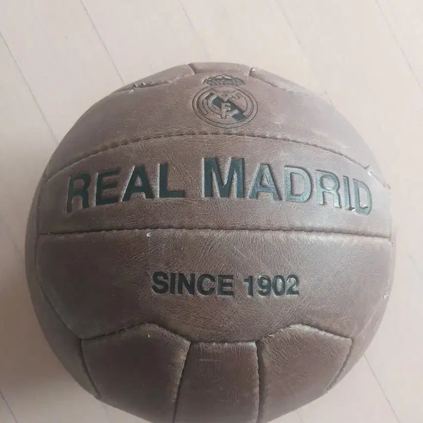 [BUNJANG] Real Madrid Classic Retro Football / 레알마드리드 축구공 클래식 레트로