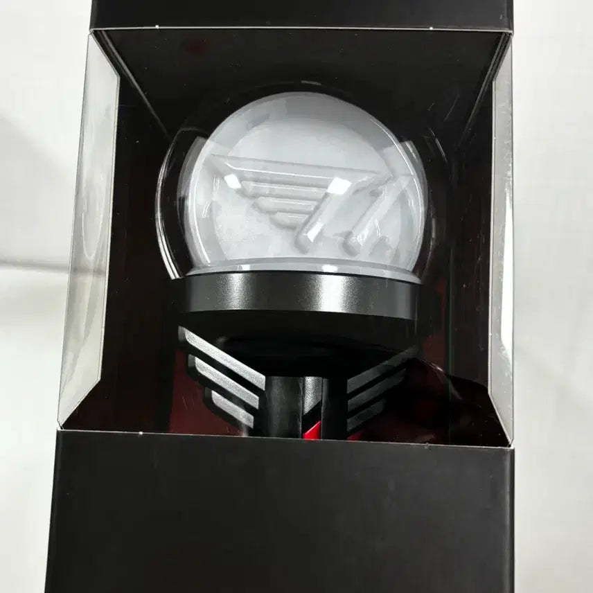 [BUNJANG] T1 Official Lightstick & Merchandise Bundle (Sealed) / 미개봉) T1 응원봉 및 굿즈들