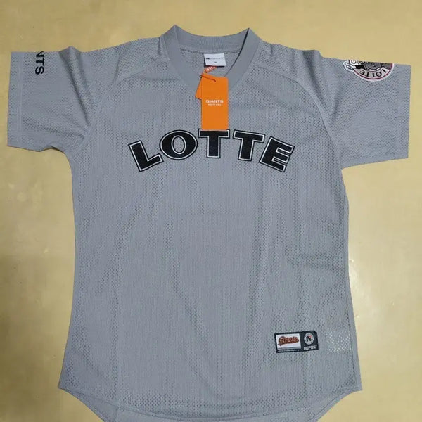 [BUNJANG] Lotte Giants Old Gray Jersey Size 90 New / 롯데자이언츠 올드 그레이 유니폼 90사이즈 새상품 팝니다