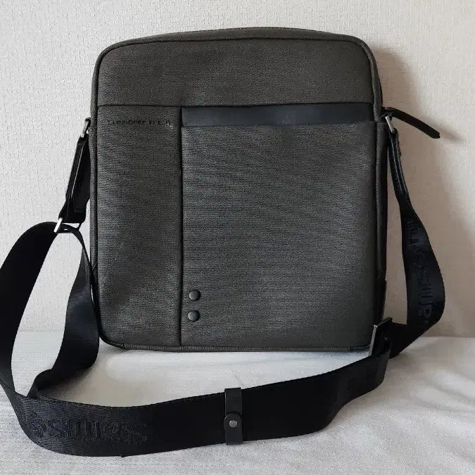 [BUNJANG] Samsonite Red Men's Crossbody Shoulder Bag / 쌤소나이트 레드 남성크로스백 숄더백 남자가방