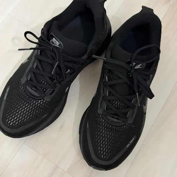 [BUNJANG] Nike Vomero Sneakers / 나이키 보메로 270