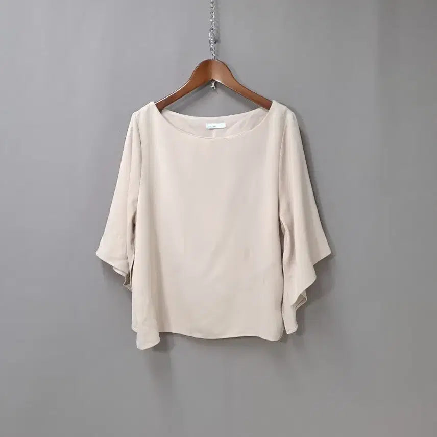 [BUNJANG] Style Deli Beige Flared Sleeve Blouse / 스타일DELI 베이지색 나팔트임 소매 블라우스