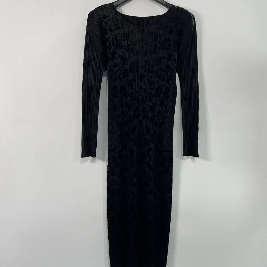 [BUNJANG] Pleats Please Black Long Dress / 플리츠 플리즈 블랙 롱 원피스 (on.1376)