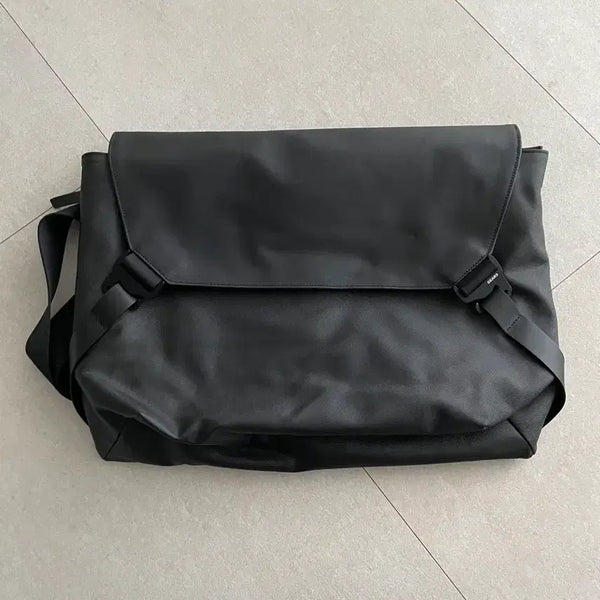 [BUNJANG] G/EARTH Messenger Bag Black / 기어3 메신저백