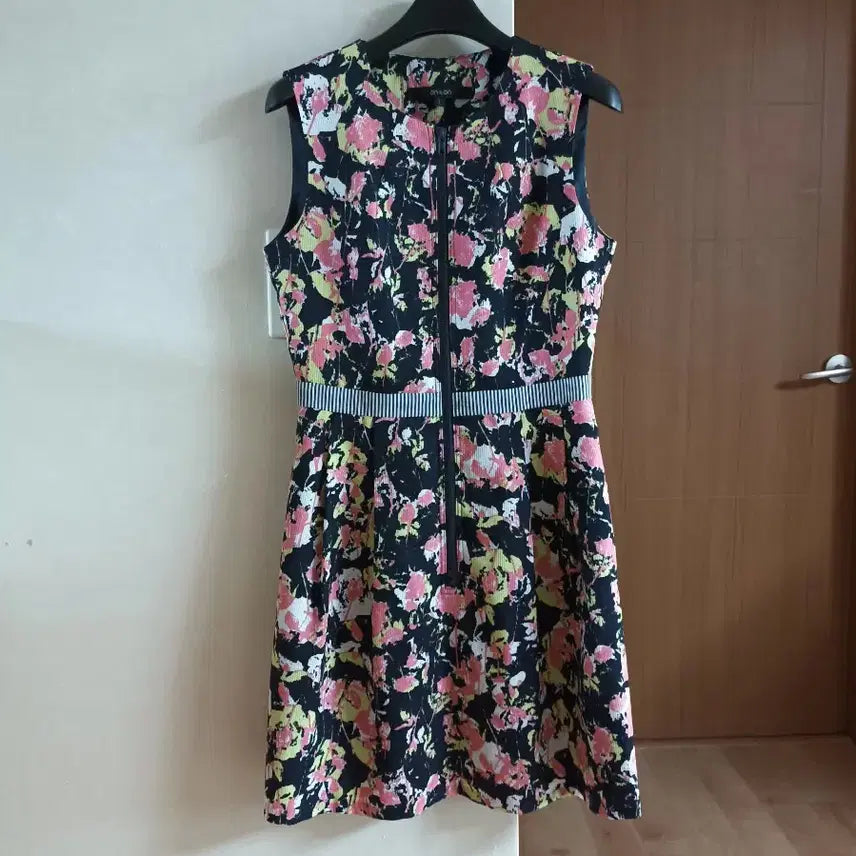 [BUNJANG] ON&ON Floral Print Sleeveless Midi Dress / 온앤온 나시 원피스