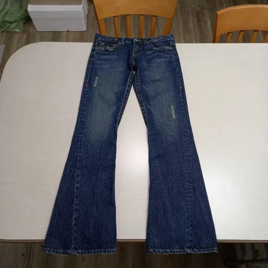 [BUNJANG] True Religion Joy USA Low-Rise Bootcut Jeans - Size 27 / 27 트루릴리젼 Joy USA 골반 데미지워싱 부츠컷 27-640