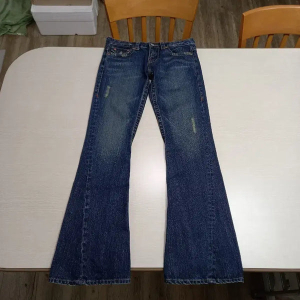 [BUNJANG] True Religion Joy USA Low-Rise Bootcut Jeans - Size 27 / 27 트루릴리젼 Joy USA 골반 데미지워싱 부츠컷 27-640
