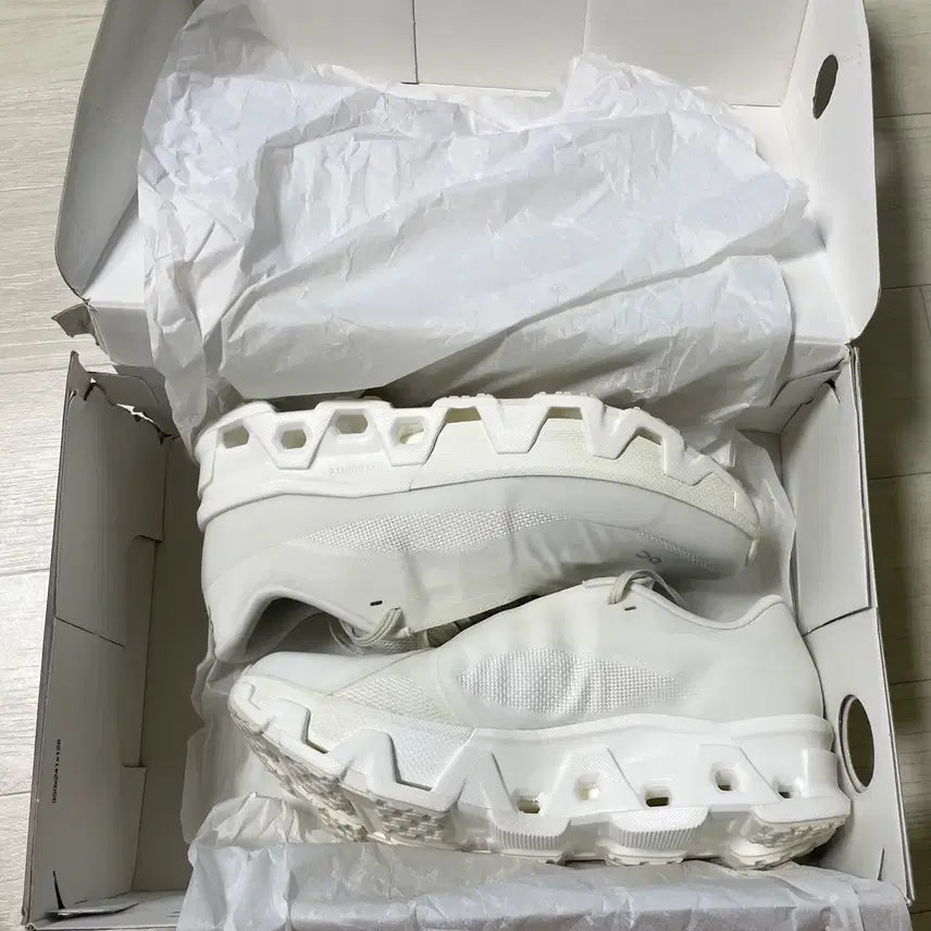 [BUNJANG] On Running x P.A.F. Cloudmonster Hyper White Sneakers / 온 러닝 x 파프 클라우드 몬스터 하이퍼 화이트 on x paf
