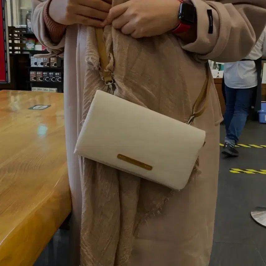 [BUNJANG] Starbucks x Rawrow Foldable Bag White / 스타벅스 로우로우 폴더블 가방