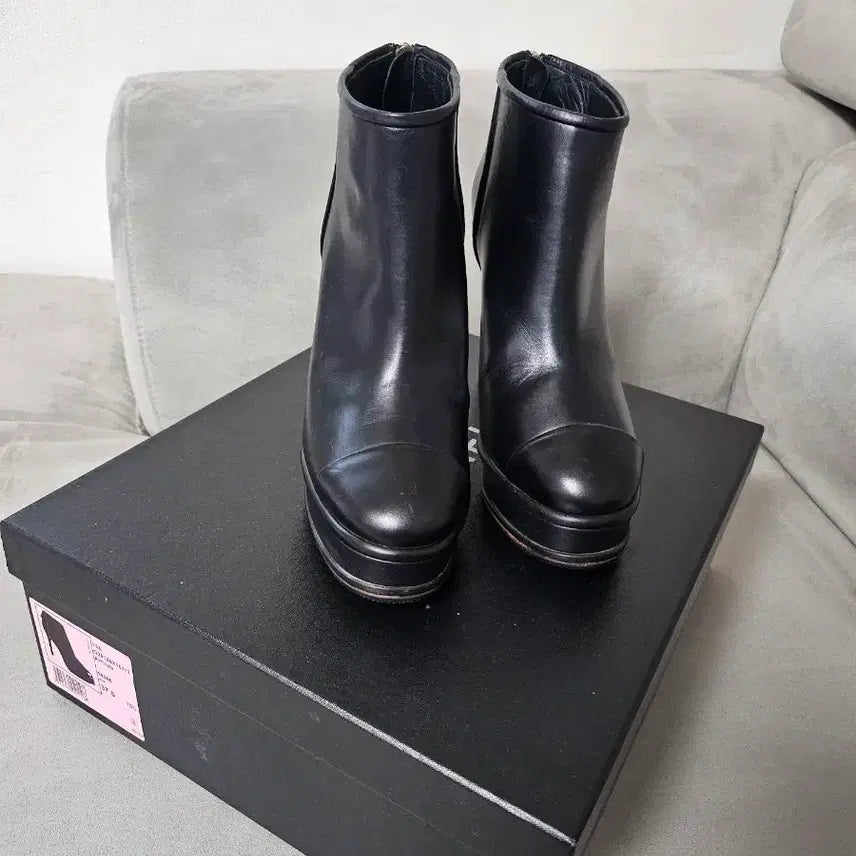 [BUNJANG] Chanel Leather Boots / 정품 샤넬 부츠 37.5