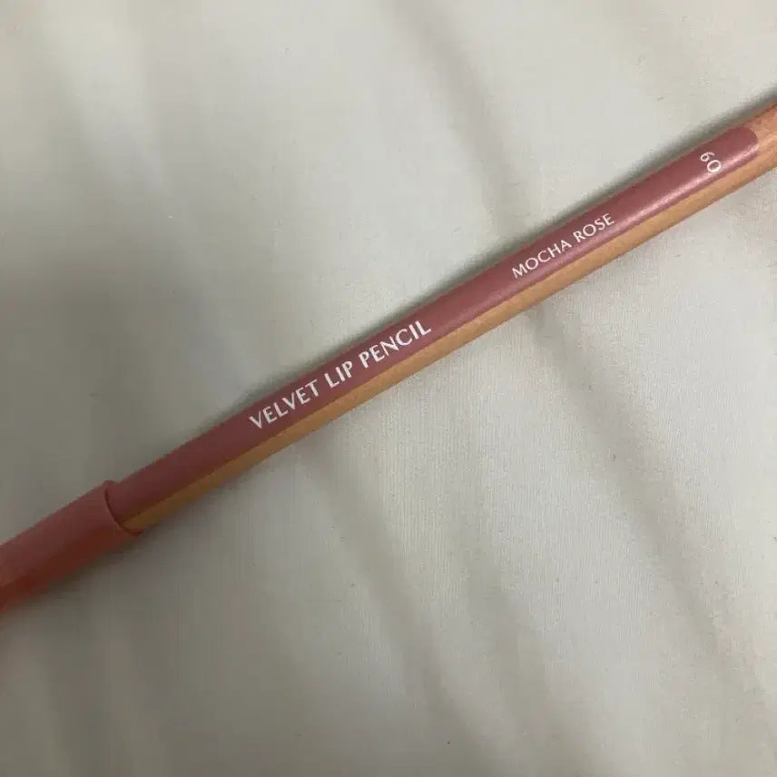 [BUNJANG] Velvet Lip Pencil Mocha Rose 09 / 벨벳 립 펜슬 모카 로즈 09 (여름뮤트템)