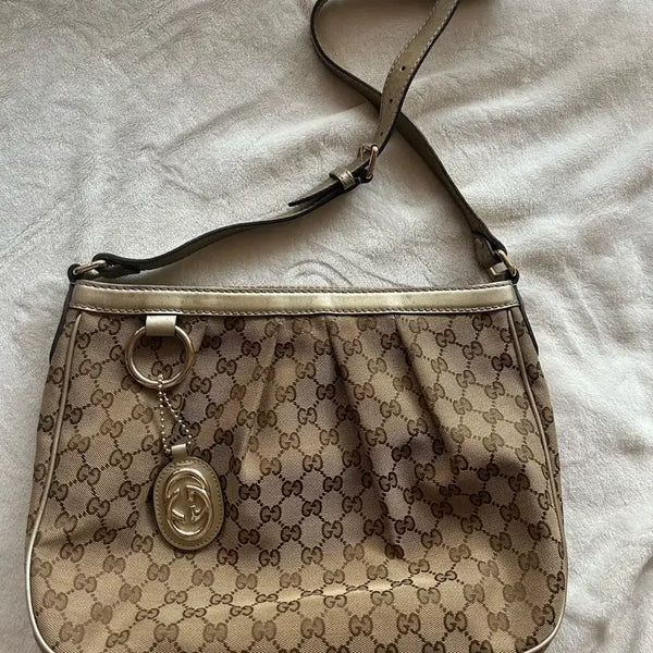 [BUNJANG] Gucci GG Monogram Canvas Shirring Shoulder Bag Metallic Champagne Gold Leather Trim / [정품] 구찌 숄더백 금장 로고