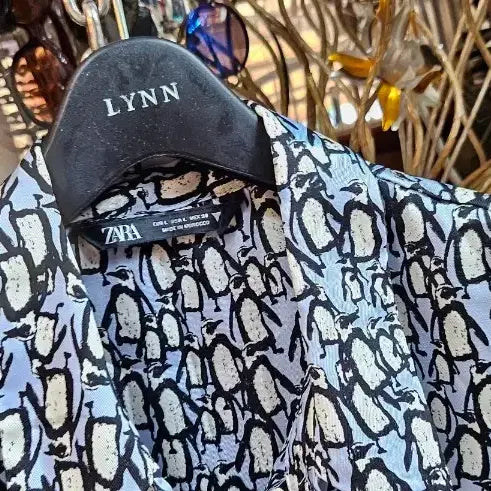 [BUNJANG] Zara Penguin Pattern Silk Star Shirt / 자라 펭귄 패턴 실크스타셔츠