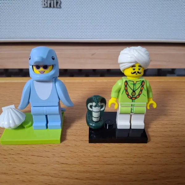 [BUNJANG] LEGO Minifigure Dolphin Handler & Snake Charmer Bundle Set / 레고 미니피규어 돌고래 알바 / 뱀 조련사 일괄