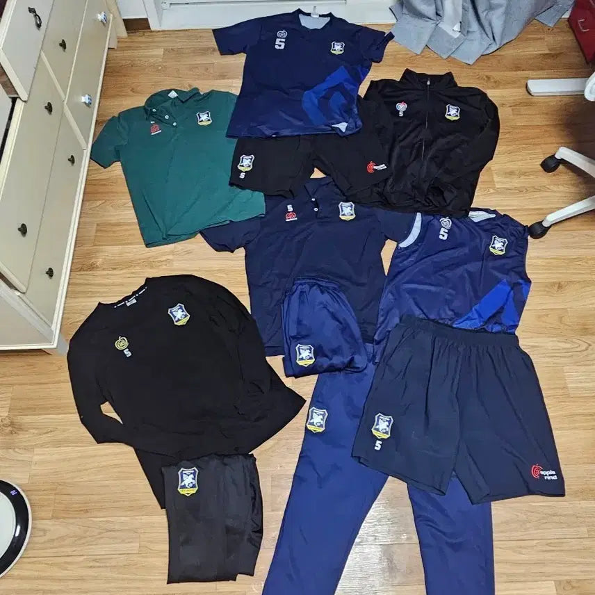 [BUNJANG] Ajou University Football Team Player Issue Kit Set / 아주대 축구부 선수지급용 대량정리 전부 105