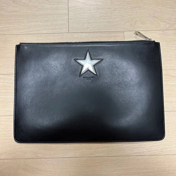 [BUNJANG] Givenchy Silver Star Patch Clutch Bag Black / 지방시 실버스타 패치 클러치백