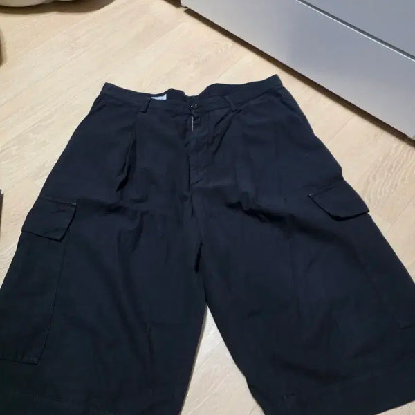 [BUNJANG] Dries Van Noten Bermuda Cargo Shorts Black / 드리스반노튼 버뮤다 카코쇼츠 블랙 50