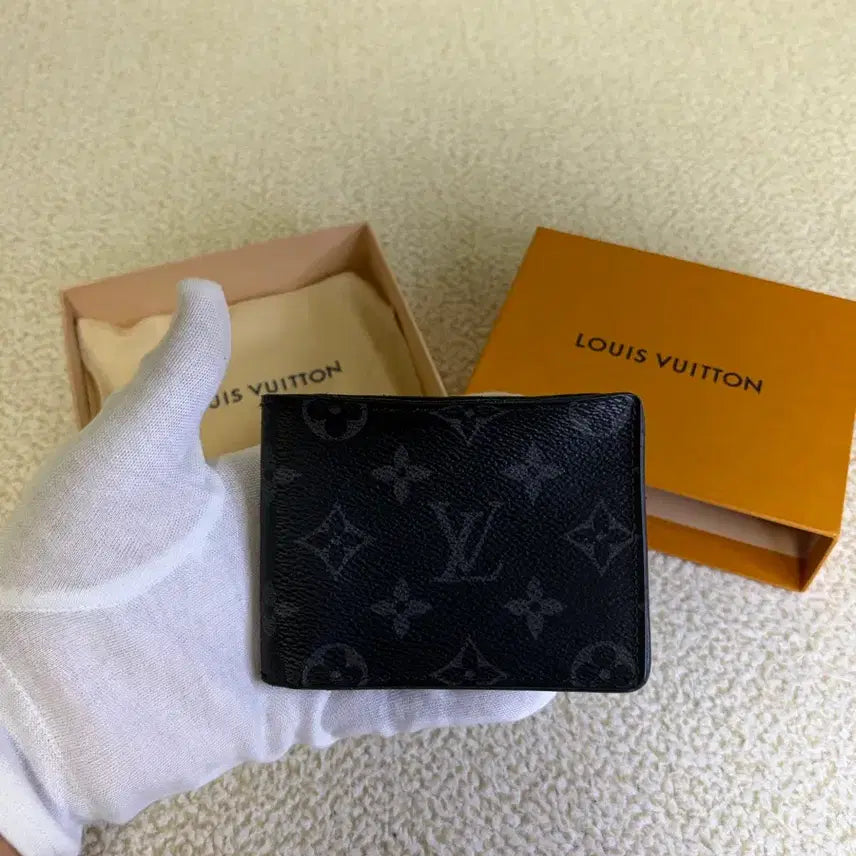 [BUNJANG] Louis Vuitton Eclipse Monogram Wallet Black / [정품] 루이비통 이클립스 모노그램 반지갑 블랙