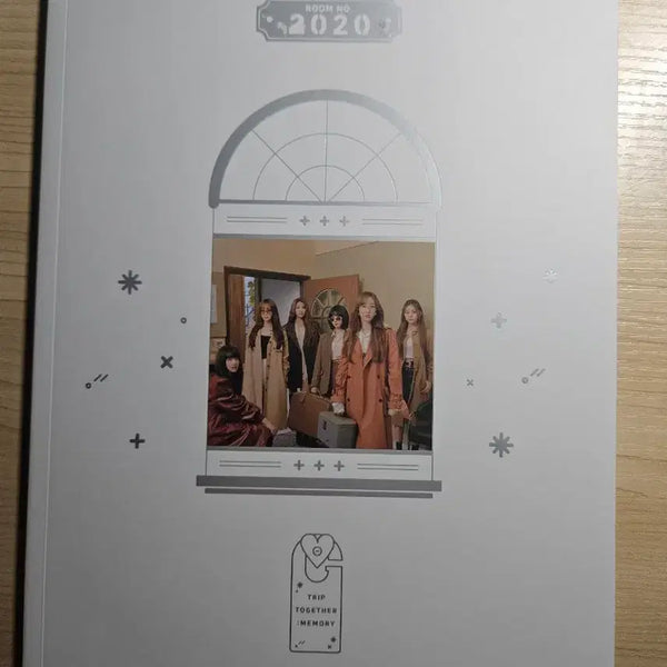 [BUNJANG] GFRIEND 2020 Season's Greetings Photobook / 여자친구 2020 시즌그리팅 포토북