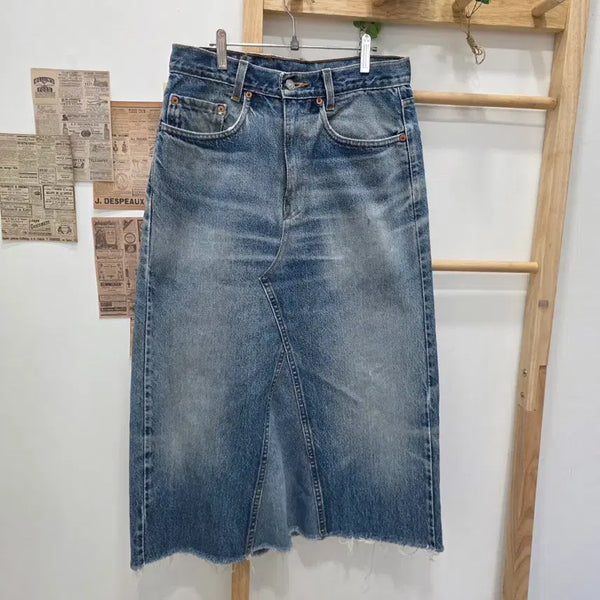 [BUNJANG] Levi's 505 Vintage Remake Long Denim Skirt (Medium Wash) / [프립]W33] 리바이스 505 빈티지 리메이크 롱 데님 스커트 (중청)