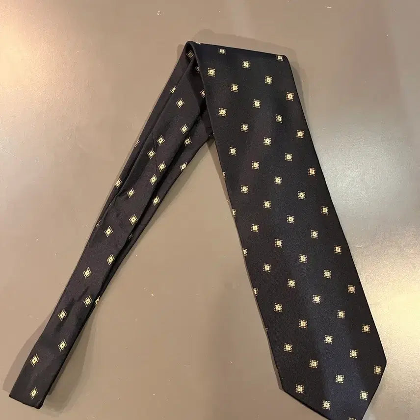 [BUNJANG] Armani Collezioni Silk Geometric Pattern Tie (Made in Italy) / 아르마니 콜레지오니 실크 패턴 타이(이탈리아제)
