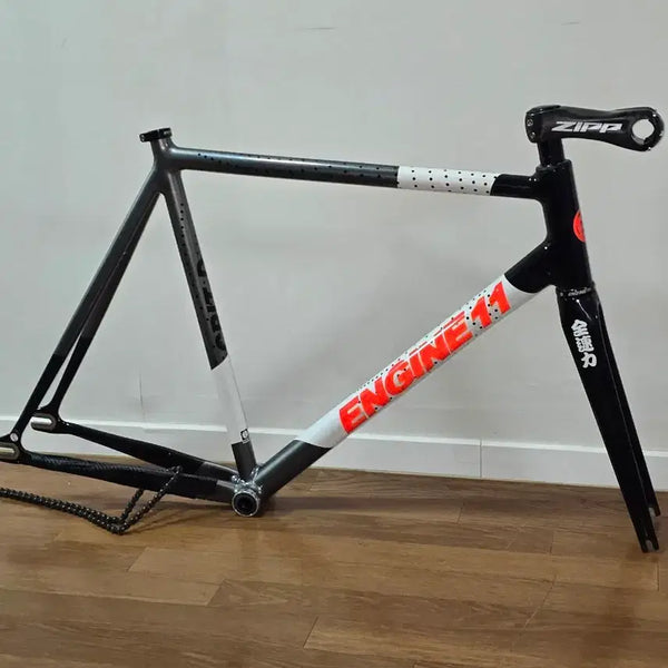 [BUNJANG] Engine11 Crit-D Neon Charcoal/Red Charcoal Frame Set (XL) with Zipp Sprint Stem, BB, and Izumi Chain / 엔진11 크릿디 레드차콜(네온차콜) 판/대 스템 비비 체인 포함