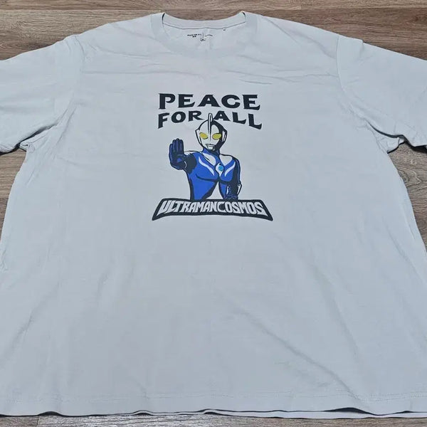 [BUNJANG] Uniqlo Ultraman Graphic T-Shirt (3XL, Light Grey) / 유니클로 울트라맨 그래픽티셔츠(3XL)