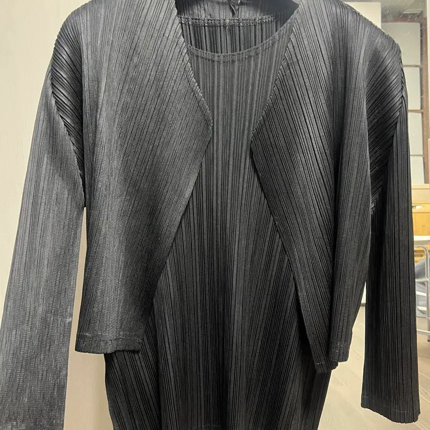 [BUNJANG] Pleated Cardigan / 플리츠 이세이 st 가디건 새상품