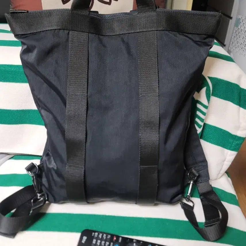 [BUNJANG] COS Black Helmet Bag / COS 블랙 헬멧백