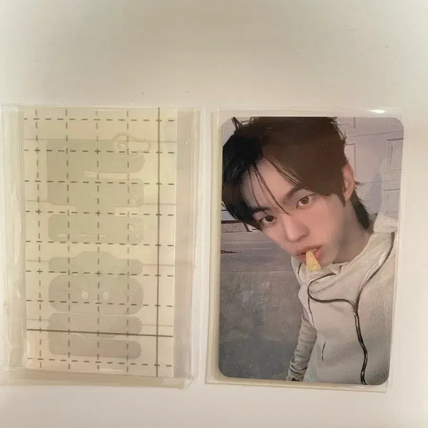 [BUNJANG] TWS Dohyun Photocard & Reflective Sticker Bundle Set / 투어스 도훈 포카 반사스티커 일괄판매