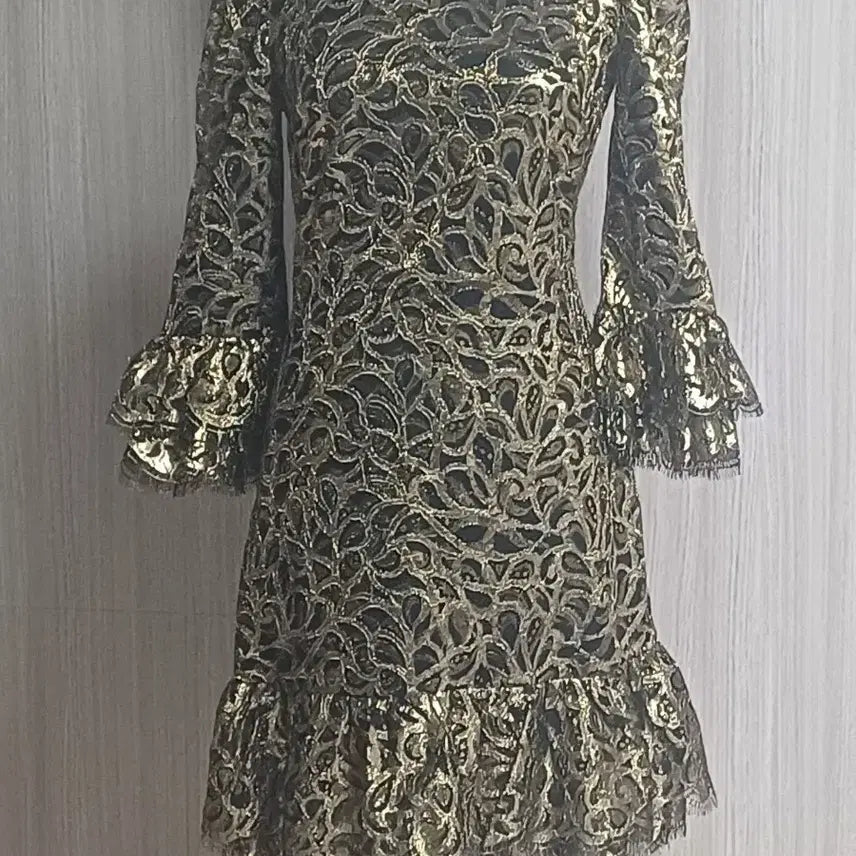 [BUNJANG] Gold Lace Frill Mini Dress / 골드 레이스 프릴 원피스