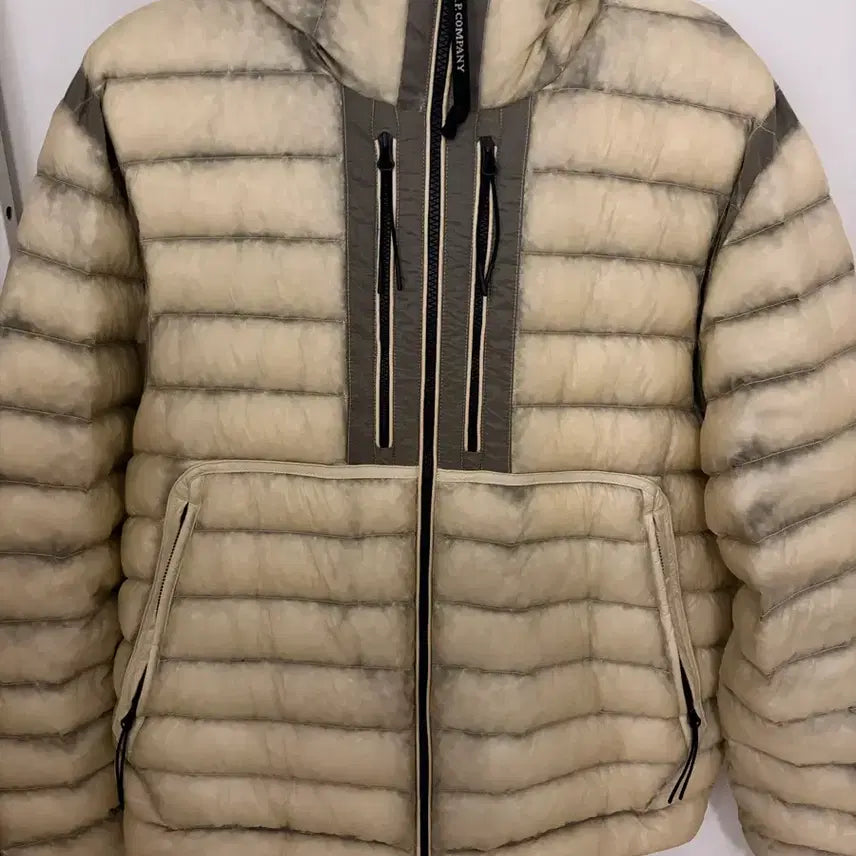[BUNJANG] C.P. Company D.D. Shell Goggle Down Jacket Pistachio Shell Beige / C.P. 컴퍼니 D.D. 쉘 고글 다운 자켓 피스타치오 쉘 베이지