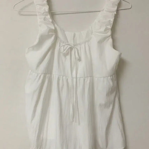 [BUNJANG] White Shirring Sleeveless Blouse / 화이트 셔링 민소매 나시 블라우스