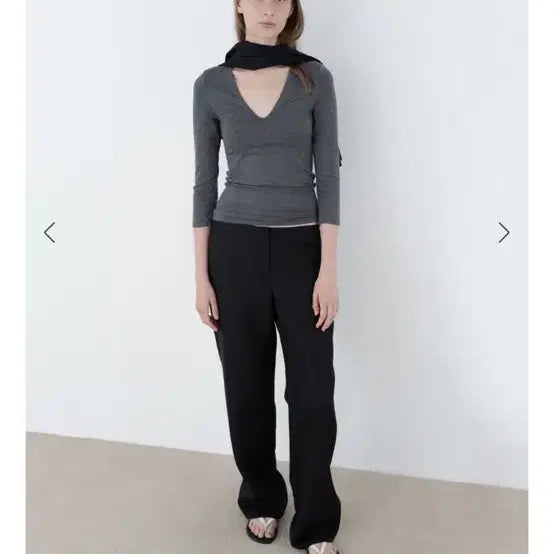 [BUNJANG] ERE Basic V-Neck Top Japanese Fabric Dark Grey / 에레 ehre BASIC V-NECK TOP BY JAPANESE FABRIC [DARK GREY]