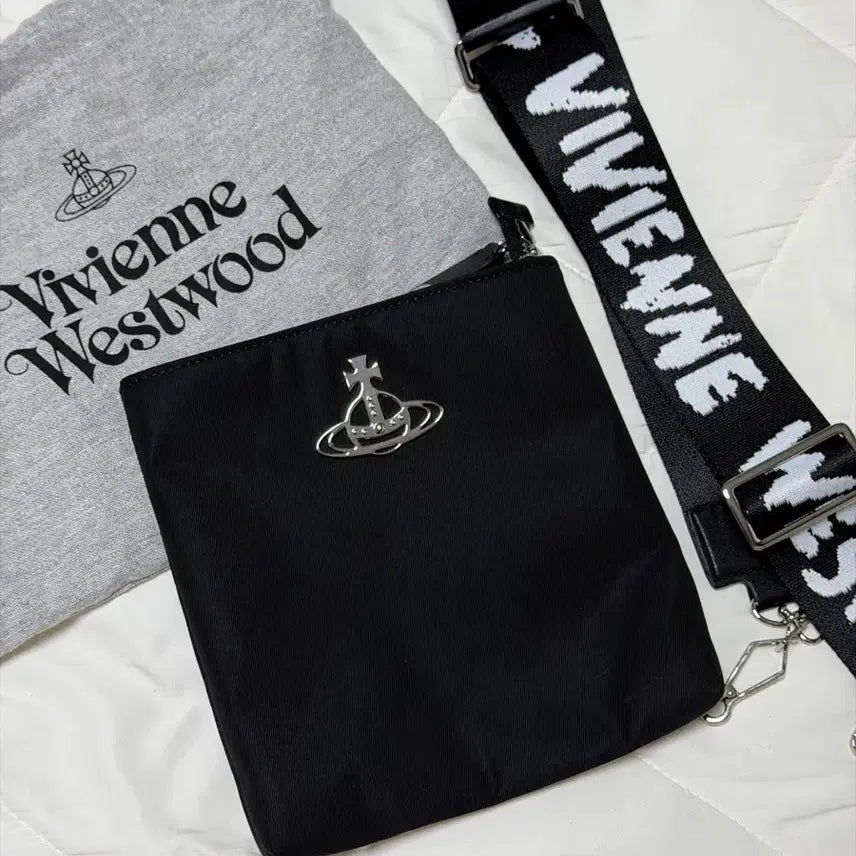 [BUNJANG] Vivienne Westwood Lettering Vegan Crossbody Bag / 비비안웨스트우드 레터링 비건 크로스백
