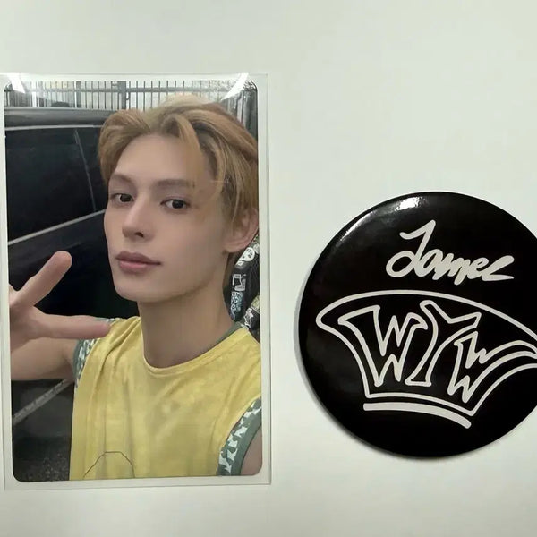 [BUNJANG] Curtis James Pin Badge + Photocard / 코르티스 제임스 핀뱃지 + 포카