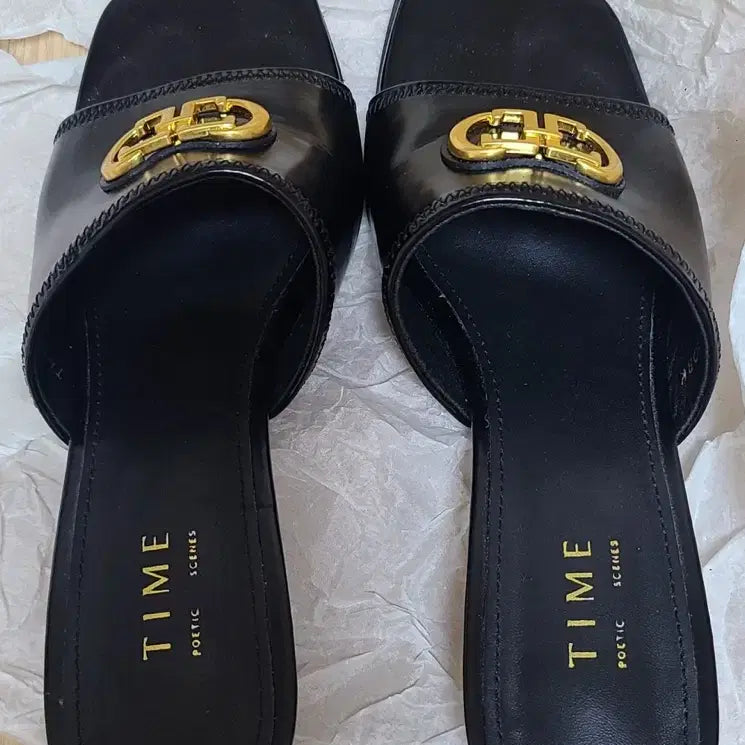 [BUNJANG] Time Muller Gold Logo Mules Slippers / 타임 뮬 금장 로고 슬리퍼 구두230(블랙,아이보리)