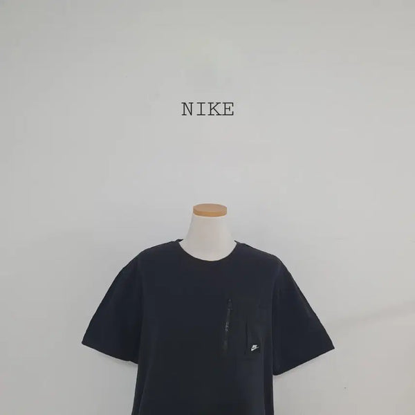 [BUNJANG] Nike Black Pocket Logo Short Sleeve T-Shirt (L) / 세일)No.26071805 나이키 블랙 포켓 반팔 티셔츠