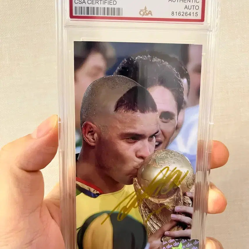 [BUNJANG] Ronaldo Autographed Photocard with CSA Certified Case / 호나우두 친필싸인 포토카드 | CSA 인증 케이스 포함 | 소장용 최상급