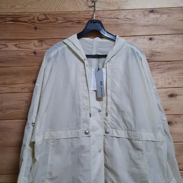 [BUNJANG] Anne Klein Lightweight Windbreaker Jacket / 앤클라인 바스락 바람막이 자켓