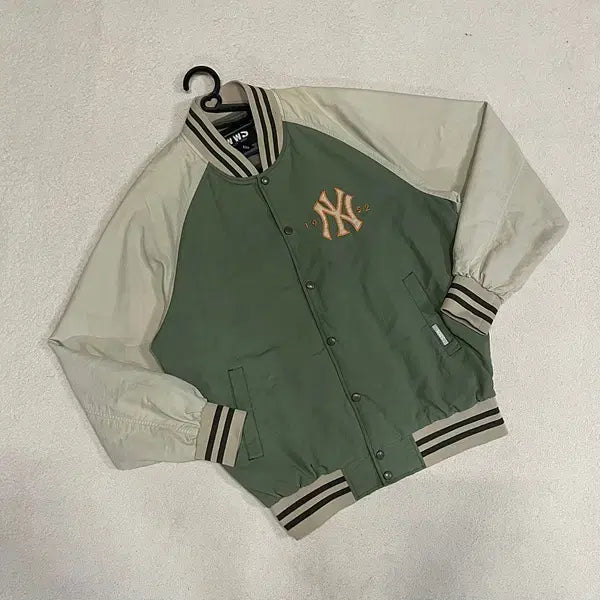 [BUNJANG] L/XL New York Yankees Bomber Varsity Jacket / L WWS 뉴욕양키즈 봄버자켓 바시티 자켓 B.2844