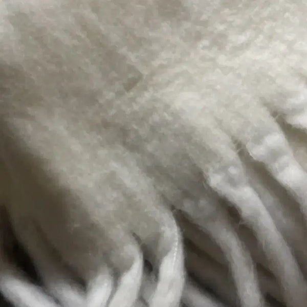 [BUNJANG] Ivory Scarf / 아이보리 목도리 팝니다 ( 뉴뉴 )