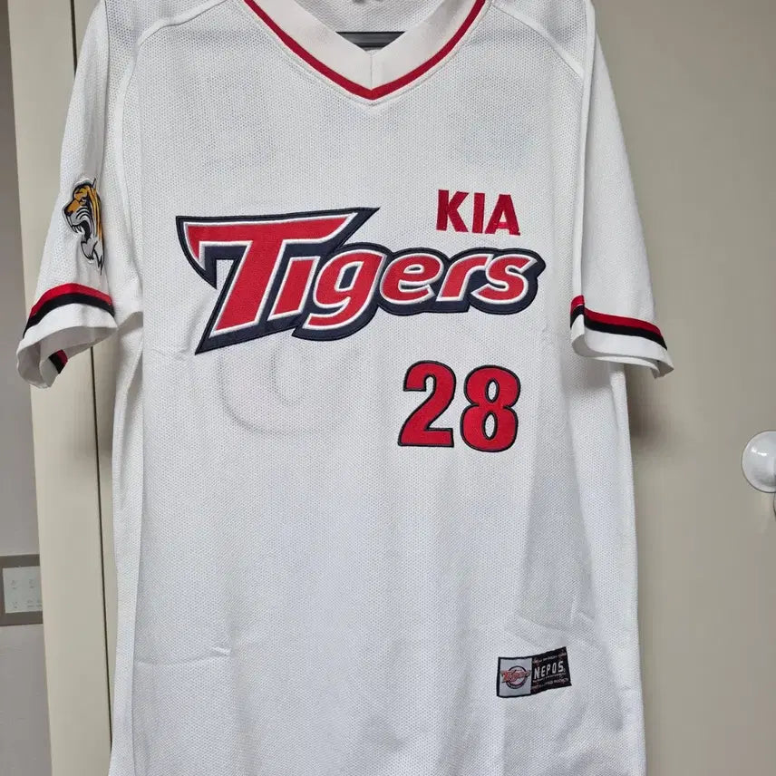 [BUNJANG] Kia Tigers Old Uniform Yoon Seok-min Player Jersey Size 105 / 기아타이거즈 올드 유니폼 105사이즈 윤석민 선수 마킹 판매합니다