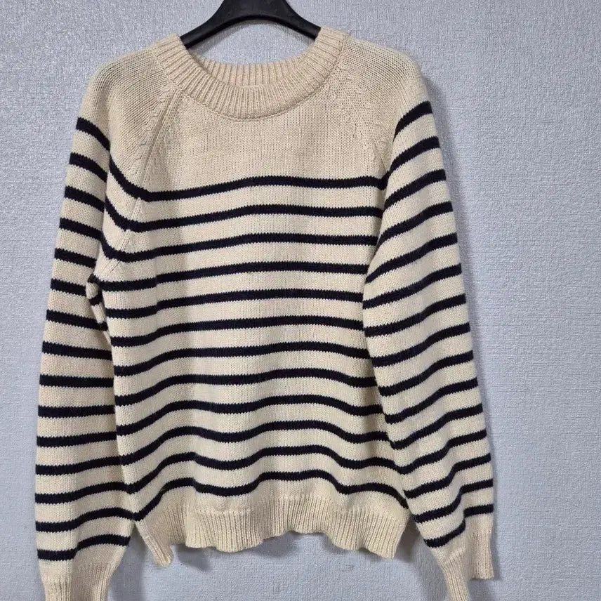[BUNJANG] DE FOND Striped Knit Top / DE FOND 스트라이프 니트티 66